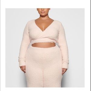 NWOT SKIMS COZY KNIT WRAP TOP 2X/3X COLOR: BONE